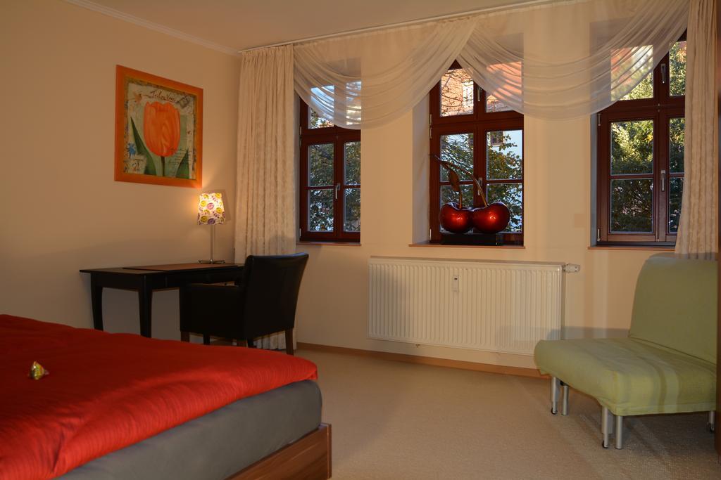 נאומבורג Ferienwohnung Domschatz חדר תמונה