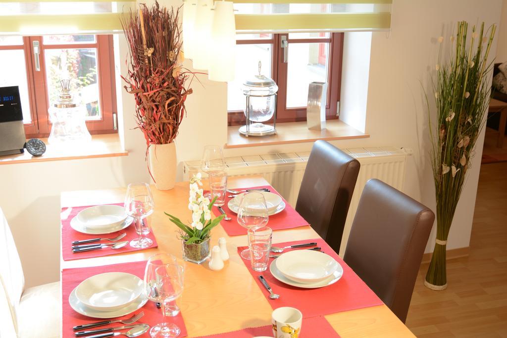 נאומבורג Ferienwohnung Domschatz חדר תמונה