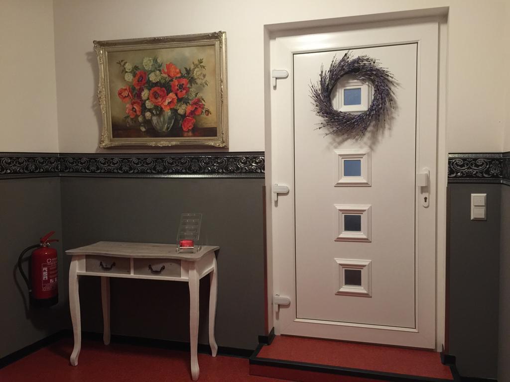 נאומבורג Ferienwohnung Domschatz מראה חיצוני תמונה