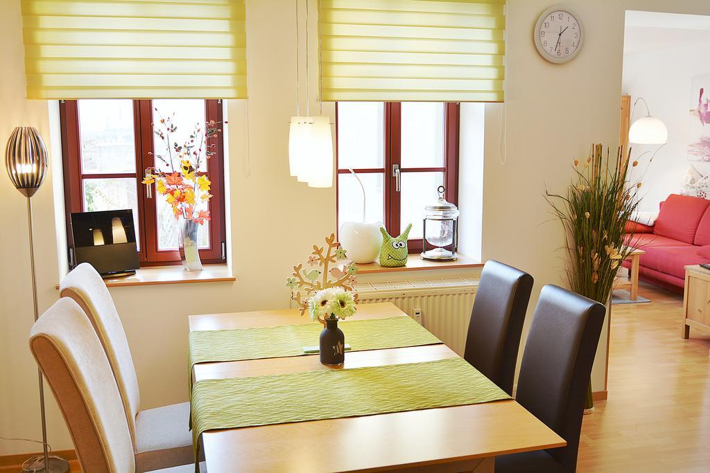 נאומבורג Ferienwohnung Domschatz מראה חיצוני תמונה